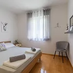 Apartamento Sea & Stone No 2 In Starigrad Paklenica