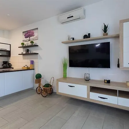 Sea & Stone No 2 In Apartamento